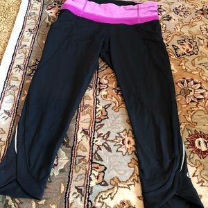 Lululemon Run Chase Me Crop, Black & Violet, sz 6